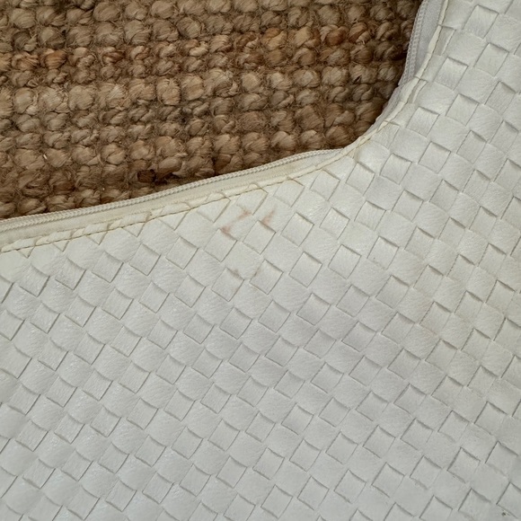 Knotted Woven Off White Bone colored Bag - Picture 3 of 4